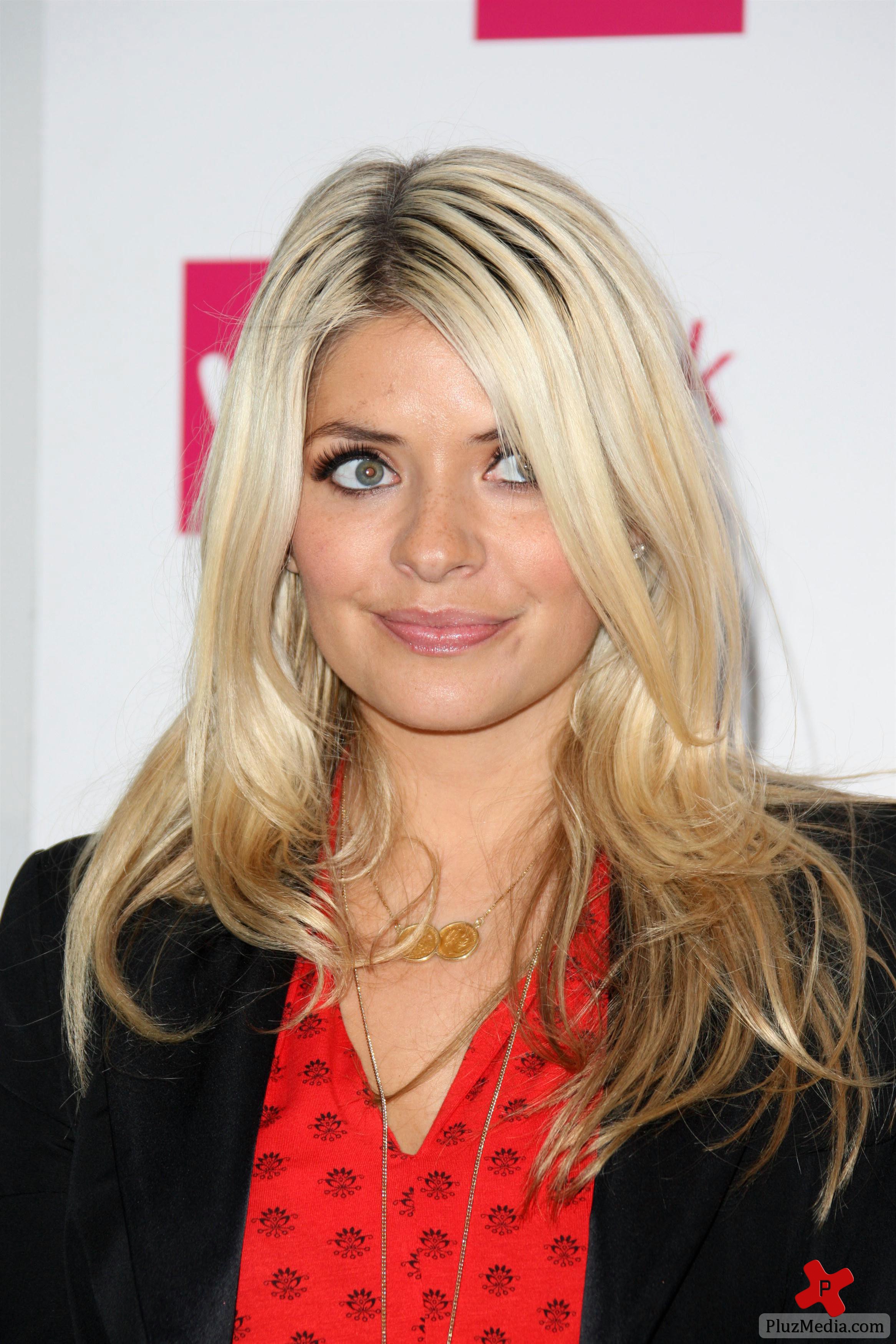 Holly Willoughby - London Fashion Week Spring Summer 2012 - Very - Arrivals | Picture 83165